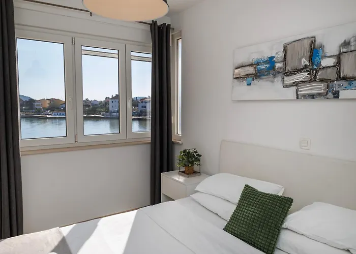 Lägenhet Dalmacija *